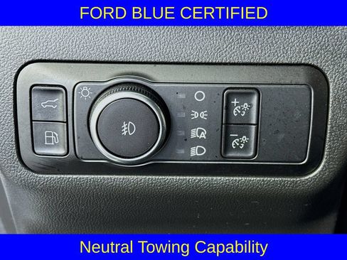 Certified 2023 Ford Escape ST-Line Select AWD/4WD image 13