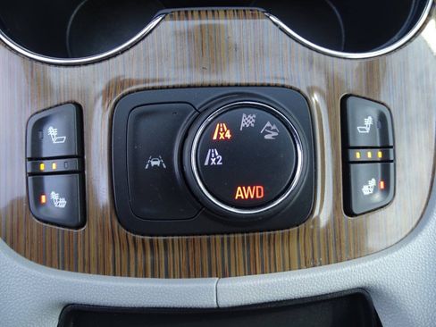 Used 2023 GMC Acadia AWD SLE image 32