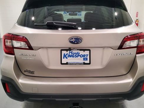 Used 2018 Subaru Outback 2.5i Limited AWD/4WD image 4