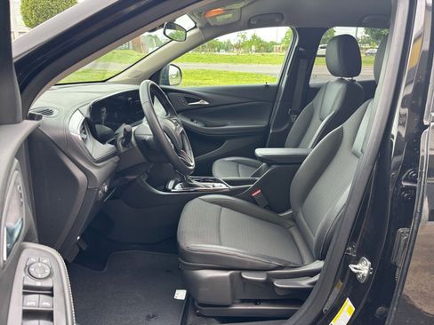 Used 2025 Buick Encore GX Preferred FWD image 25
