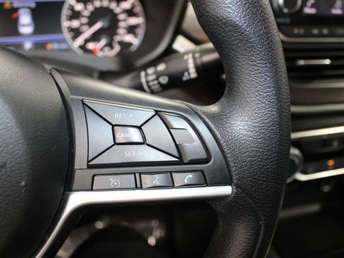 Used 2024 Nissan Altima 2.5 SV image 29