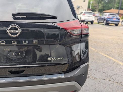 Used 2023 Nissan Rogue SV AWD/4WD image 13