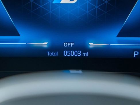 Used 2025 BMW 750e xDrive image 49