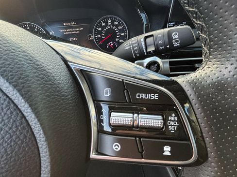 Used 2023 Kia Seltos SX image 16