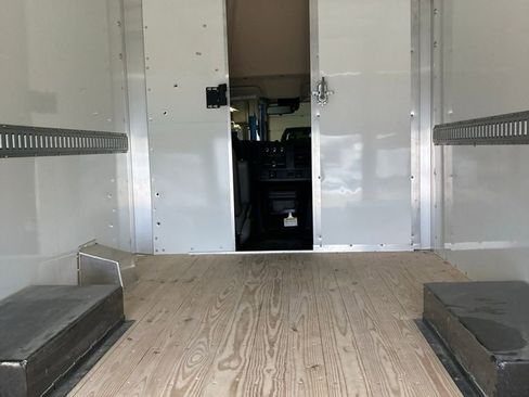 New 2025 GMC Savana 3500 Work Van w/ Power Convenience Package image 4