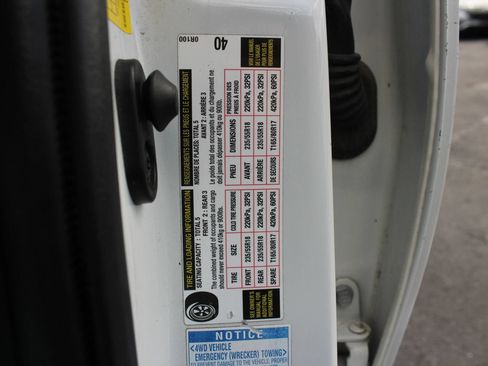 Used 2017 Toyota RAV4 SE AWD/4WD image 32