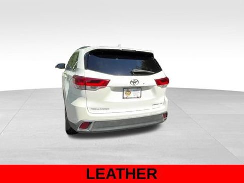 Used 2019 Toyota Highlander Limited Platinum AWD/4WD image 6