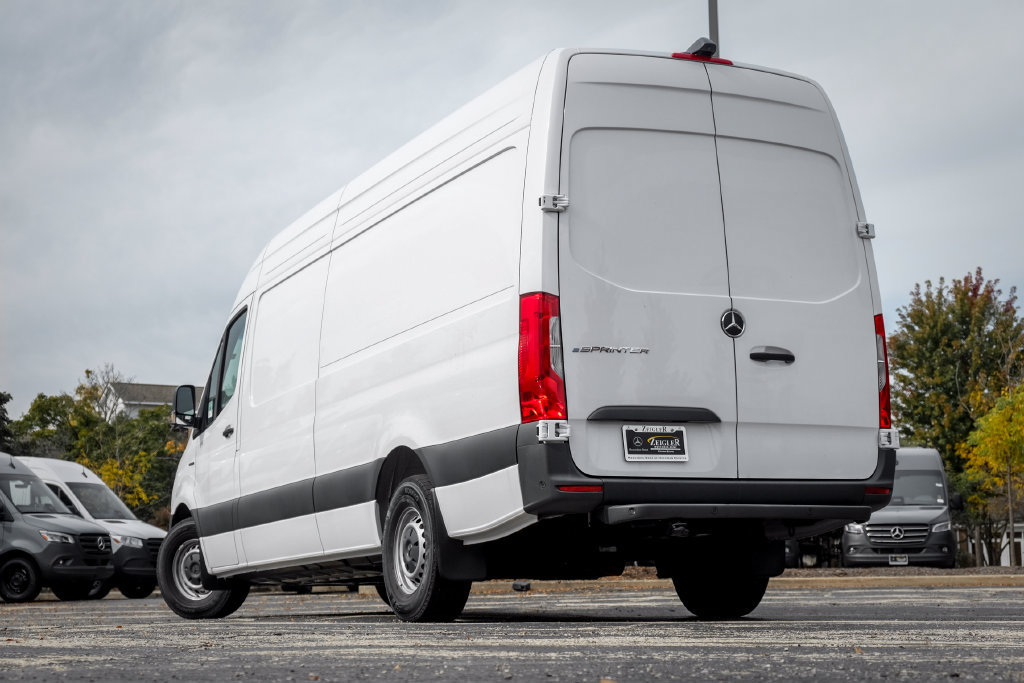 New 2025 Mercedes-Benz eSprinter 170 Cargo image 2