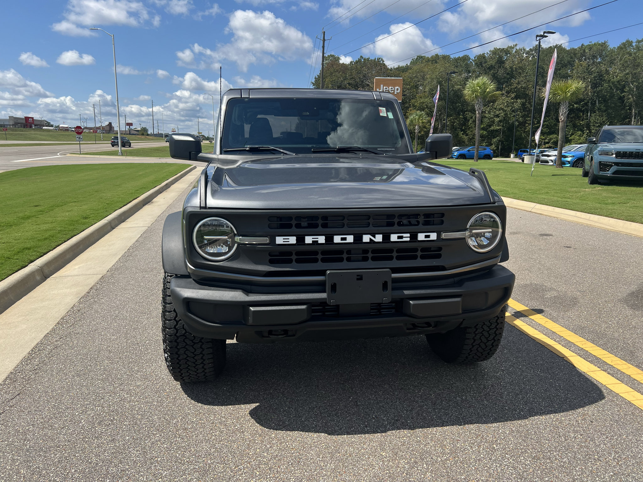 Used 2025 Ford Bronco 4-Door w/ Sasquatch Package AWD/4WD image 1