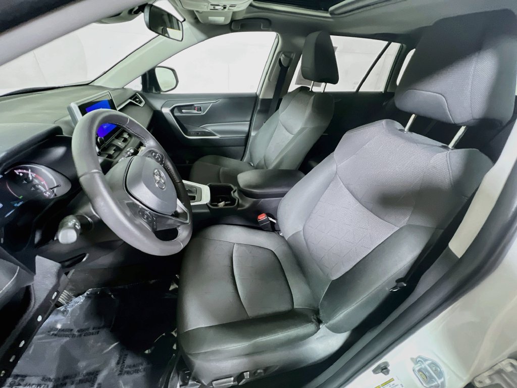 Used 2025 Toyota RAV4 XLE w/ Convenience Package AWD/4WD image 18