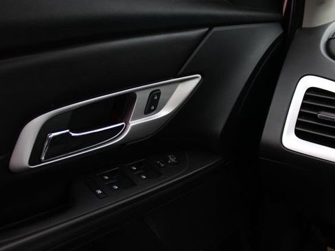 Used 2016 GMC Terrain SLT image 12