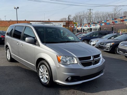 Used 2018 Dodge Grand Caravan SXT image 7