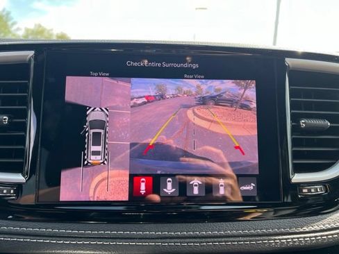 Used 2025 Chrysler Pacifica Select w/ Uconnect Theater Family Group AWD/4WD image 21