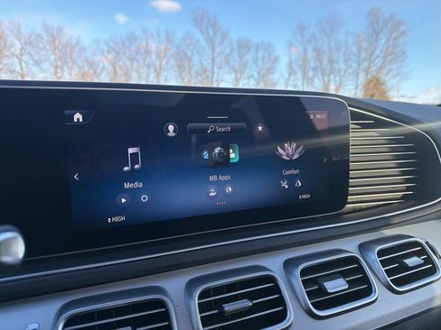 Used 2025 Mercedes-Benz GLE 350 4MATIC image 33