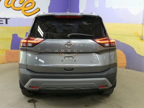 Used 2021 Nissan Rogue SV FWD image 4