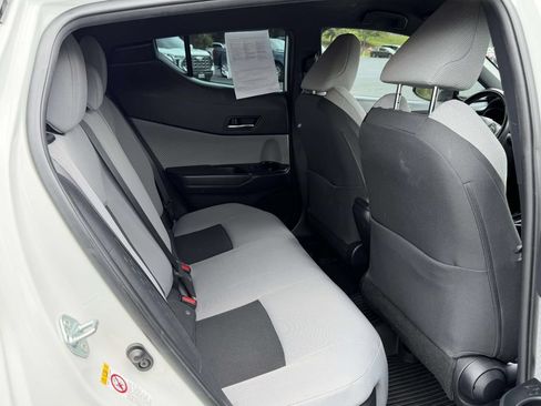 Used 2019 Toyota C-HR XLE FWD image 13