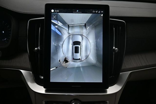 Certified 2026 Volvo XC90 B6 Ultra w/ Protection Package Premier AWD/4WD image 11