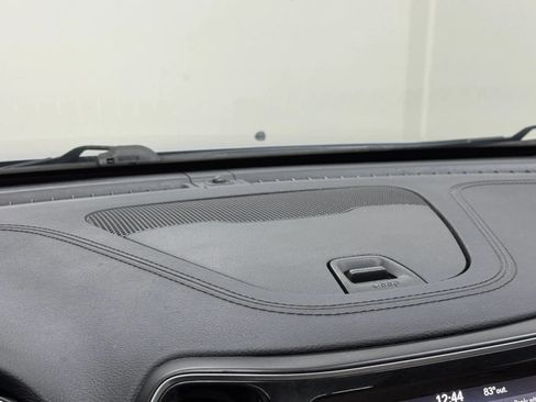 Used 2019 Jeep Cherokee Limited w/ Luxury Group AWD/4WD image 29