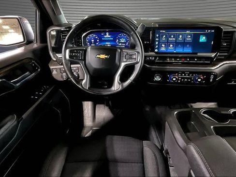 Used 2023 Chevrolet Silverado 1500 LT AWD/4WD image 9