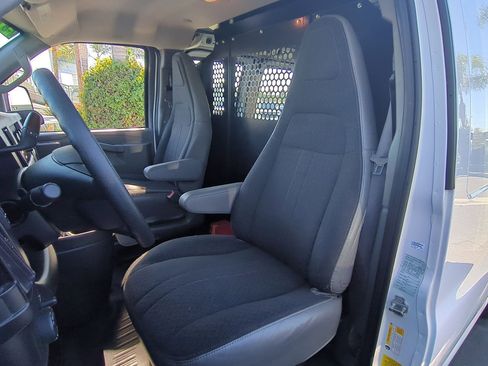 Used 2024 Chevrolet Express 2500 w/ Driver Convenience Package image 17