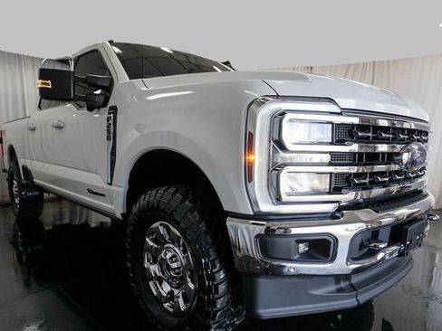 Used 2024 Ford F250 Lariat w/ Lariat Ultimate Package image 2
