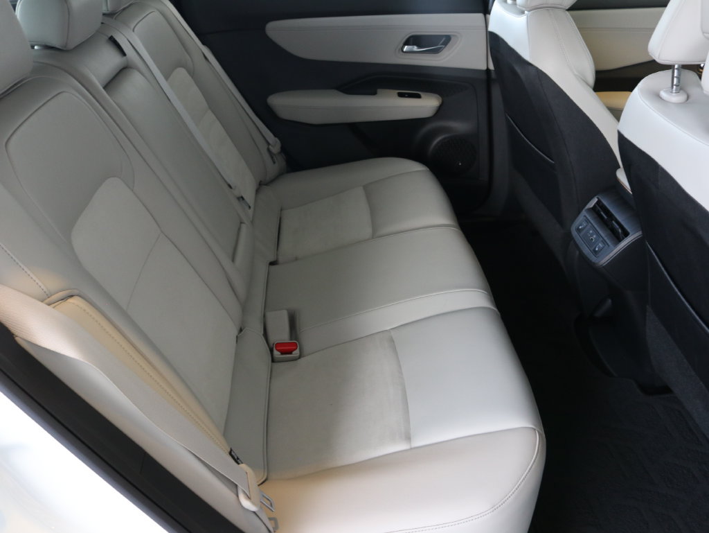 Used 2024 Nissan Ariya AWD image 42