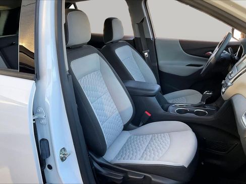 Used 2018 Chevrolet Equinox LS FWD image 10