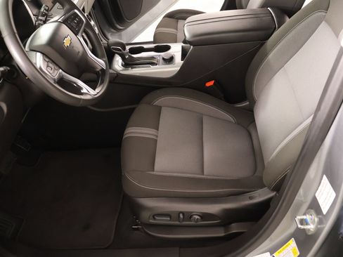 Used 2025 Chevrolet Blazer LT FWD image 11