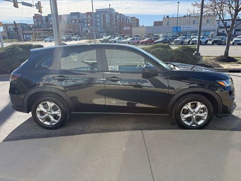 Used 2025 Honda HR-V LX image 5