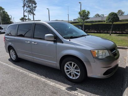 Used 2014 Dodge Grand Caravan SXT w/ UConnect Hands-Free Group