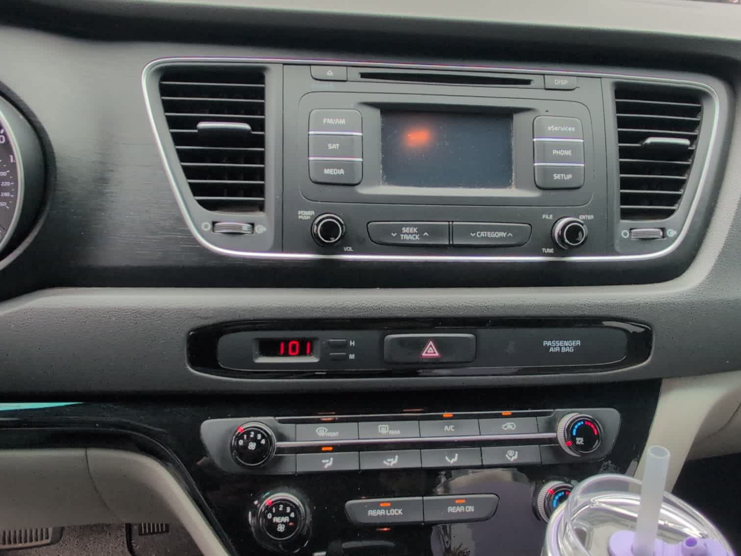 Used 2015 Kia Sedona LX w/ LX Convenience Package FWD image 11