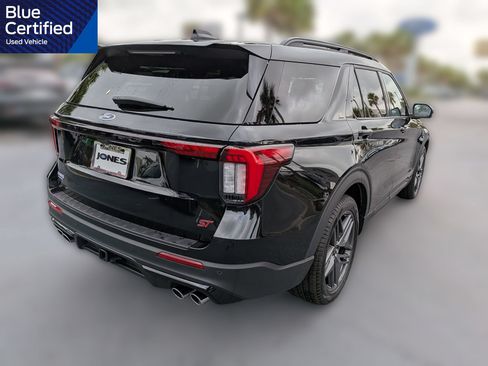 Used 2025 Ford Explorer ST AWD/4WD image 4