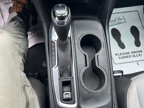 Used 2018 Chevrolet Equinox LS image 25