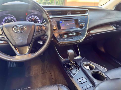 Used 2014 Toyota Avalon Limited image 26