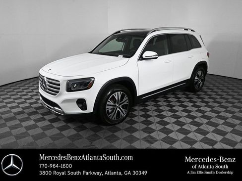 Used 2025 Mercedes-Benz GLB 250 image 1