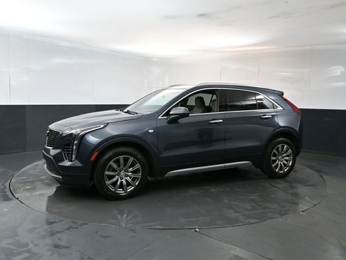Used 2019 Cadillac XT4 Premium Luxury w/ Cold Weather Package AWD/4WD image 2