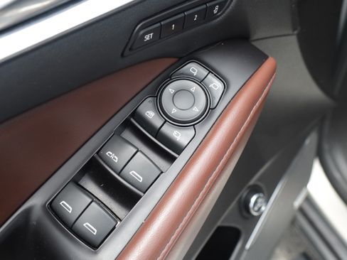 Used 2019 Buick Enclave Avenir w/ Avenir Technology Package AWD/4WD image 26