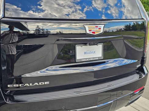 New 2026 Cadillac Escalade ESV Sport AWD/4WD image 15