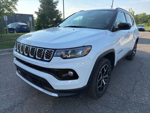 Used 2025 Jeep Compass Limited AWD/4WD image 1