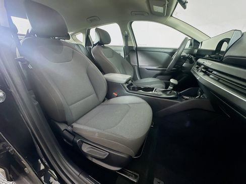 Used 2025 Kia K4 FWD image 29