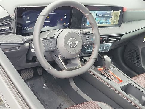 New 2025 Nissan Kicks SR image 4