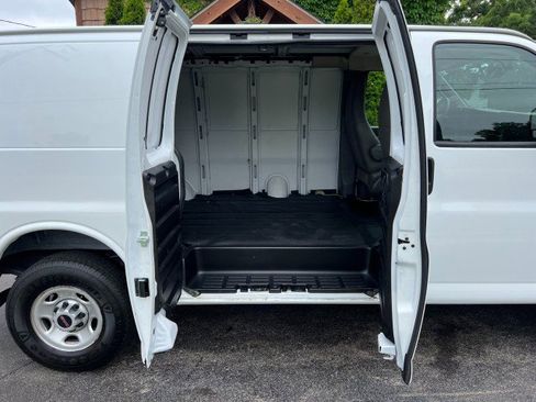 Used 2019 GMC Savana 2500 w/ Driver Convenience Package image 28