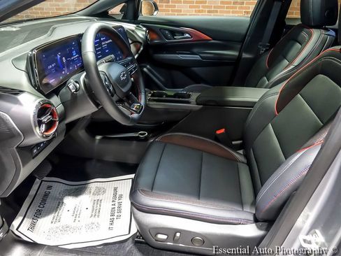 Used 2026 Chevrolet Equinox EV RS w/ LPO, All-Weather Mat Package FWD image 12