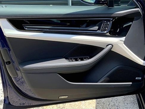 New 2025 Porsche Panamera 4 image 23