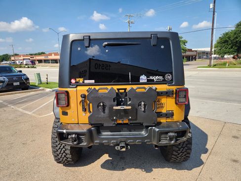 Used 2014 Jeep Wrangler Unlimited Sport w/ Power Convenience Group AWD/4WD image 4