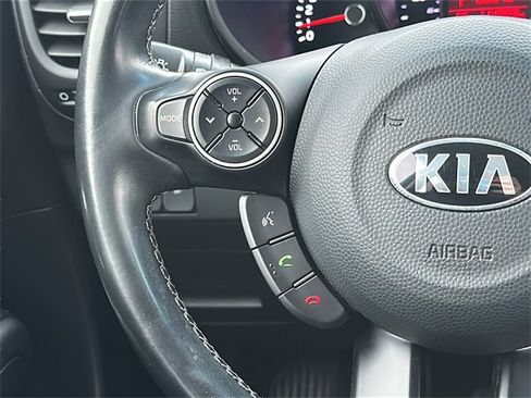 Used 2018 Kia Soul + image 23