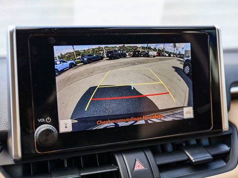 Used 2025 Toyota RAV4 XLE FWD image 23