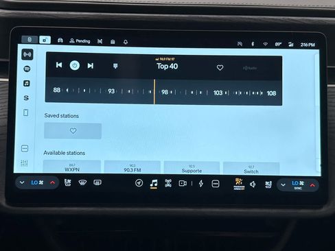 Used 2025 Rivian R1S Adventure AWD/4WD image 32