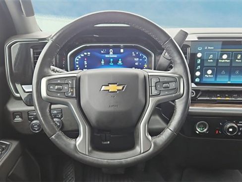 Used 2022 Chevrolet Silverado 1500 LT image 11