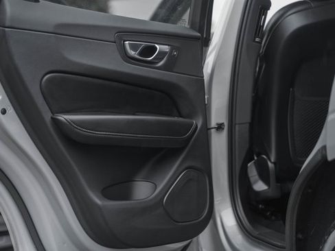 Certified 2023 Volvo XC60 B5 Ultimate w/ Climate Package image 35